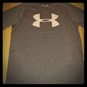 Boys UA Lg Short Sleeve Shirt. Dry fit. Like new.